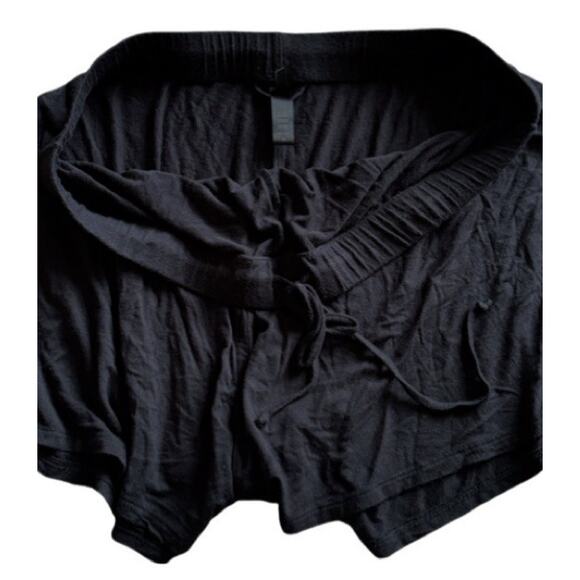 Skims Black Lounge Shorts Sleep Size XL Inner Drawstring Rayon Spandex Comfort - Picture 2 of 5